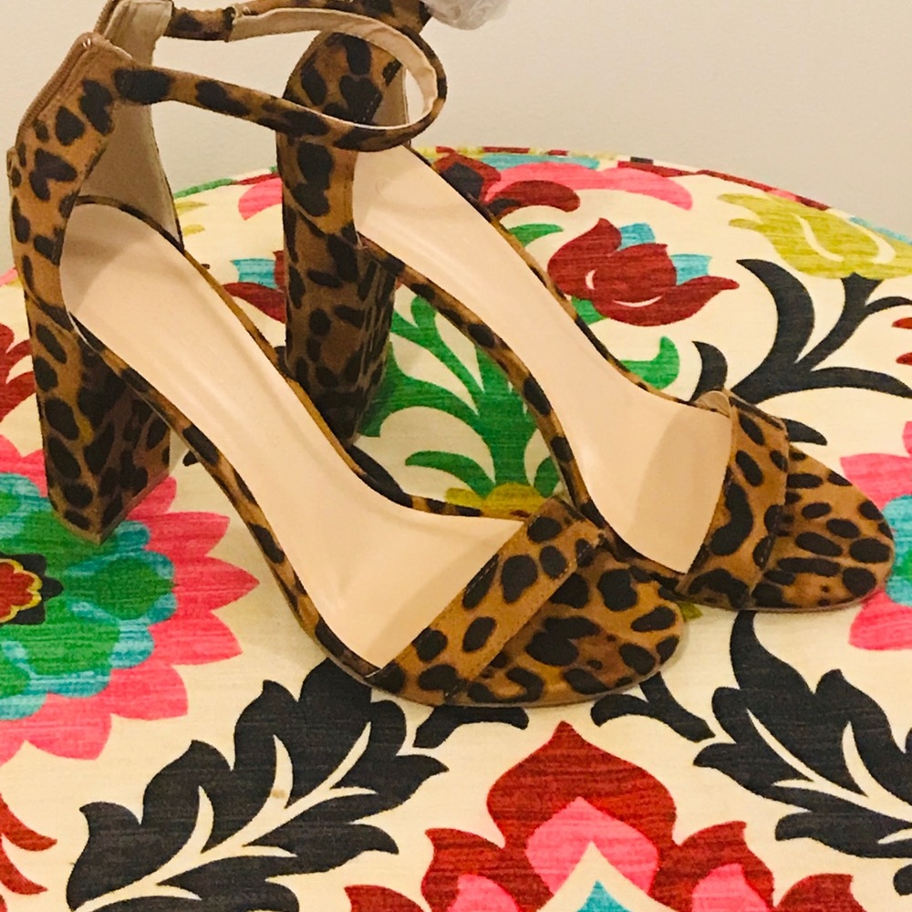Everyone who is into fashion owns a pair or two!
